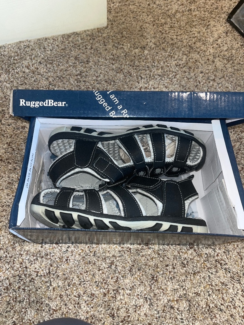 NIB RUGGED BEAR SIZE 4 sandal